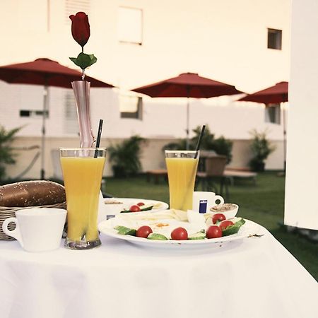 Lenis Hotel Tel Aviv Bagian luar foto