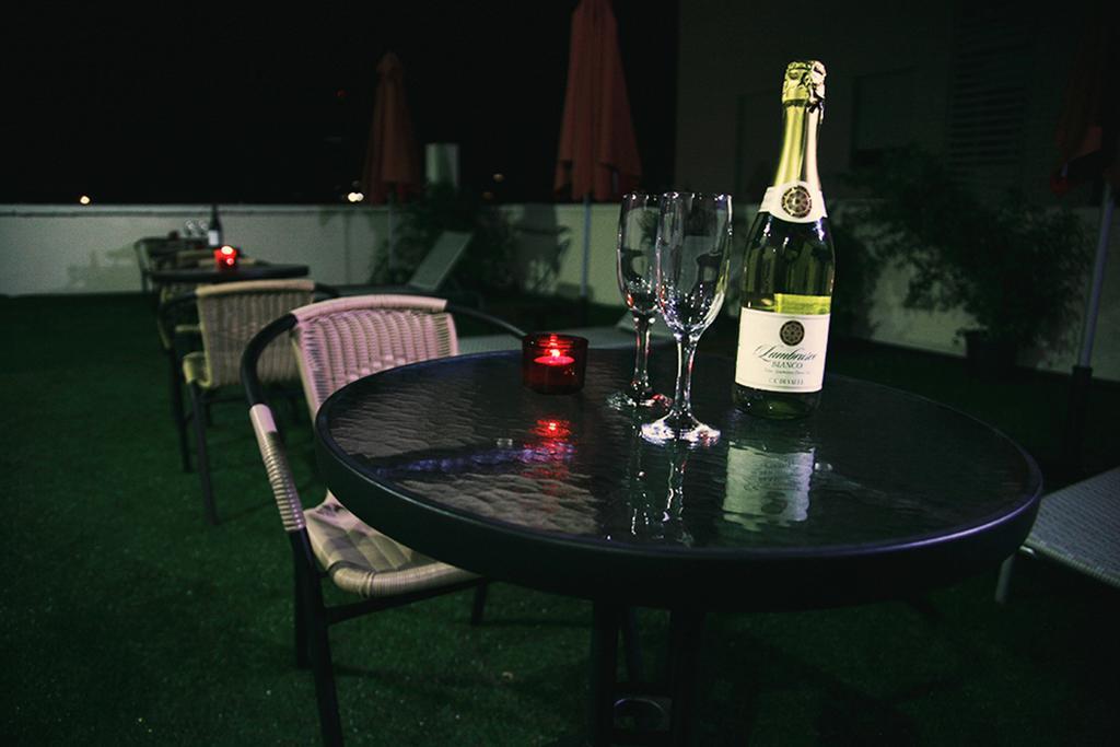 Lenis Hotel Tel Aviv Bagian luar foto