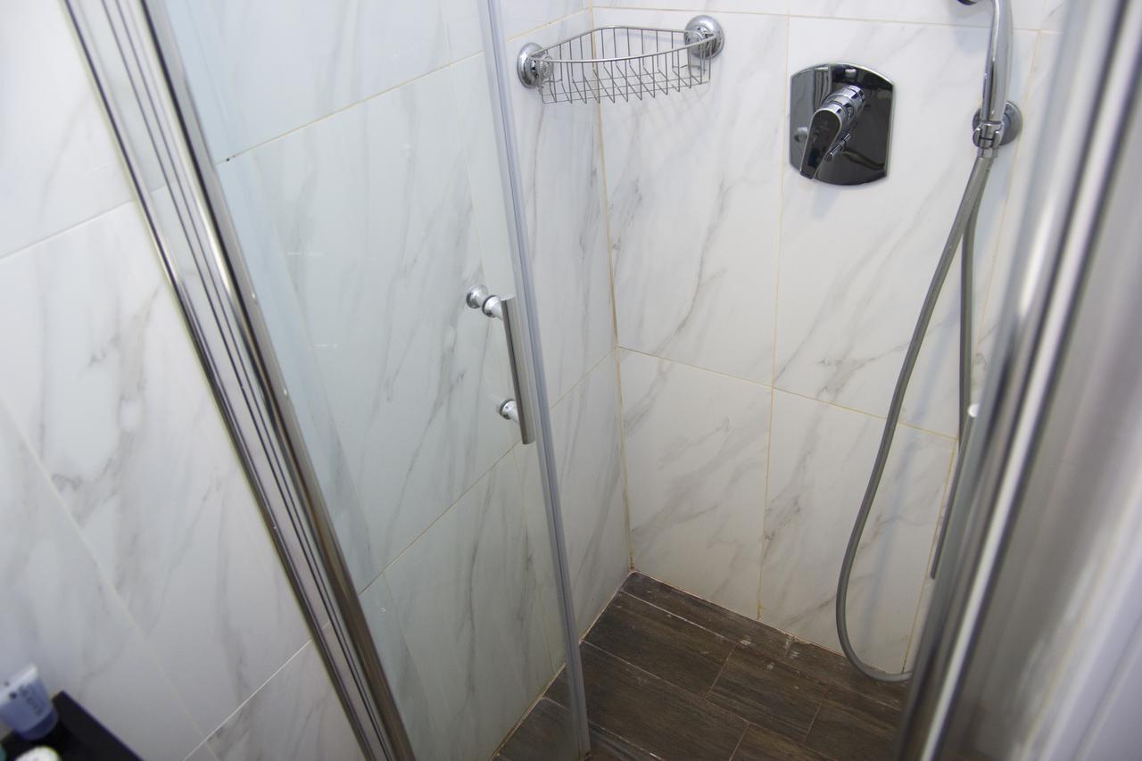 Lenis Hotel Tel Aviv Bagian luar foto