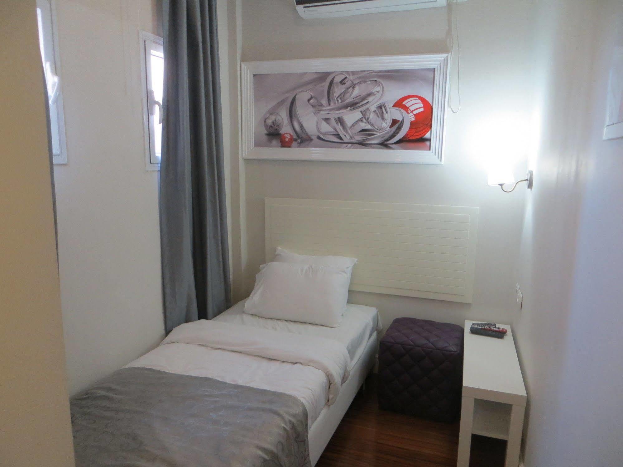Lenis Hotel Tel Aviv Bagian luar foto