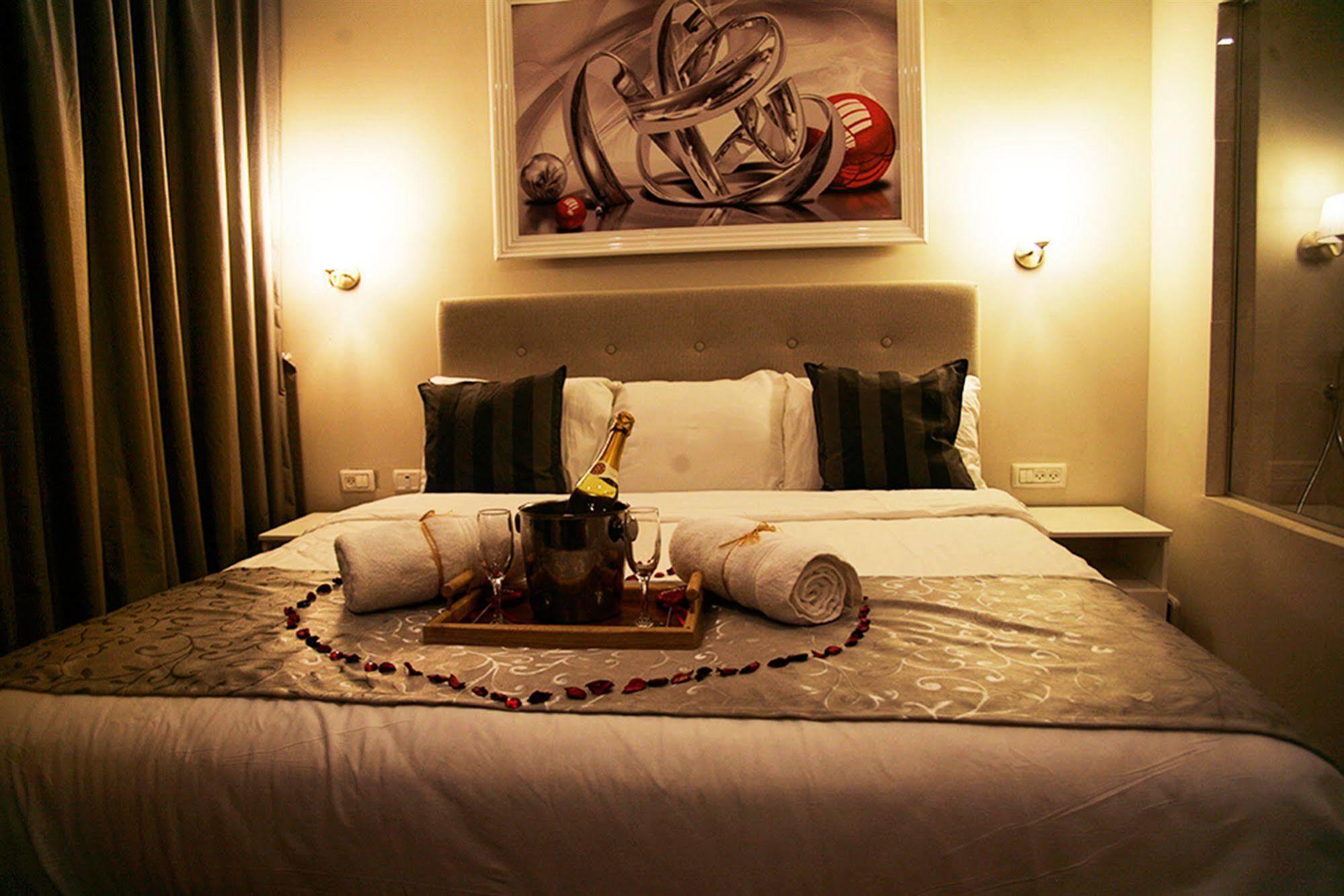 Lenis Hotel Tel Aviv Bagian luar foto