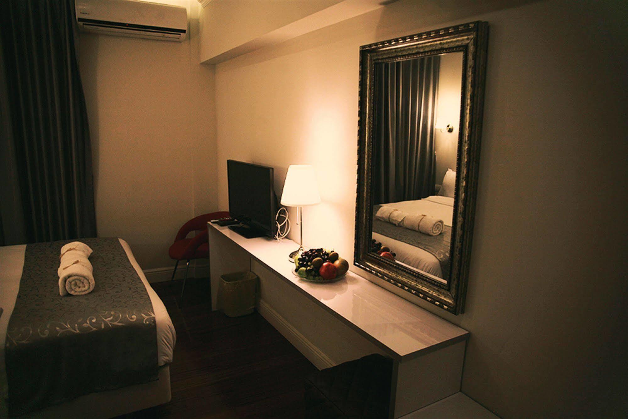 Lenis Hotel Tel Aviv Bagian luar foto