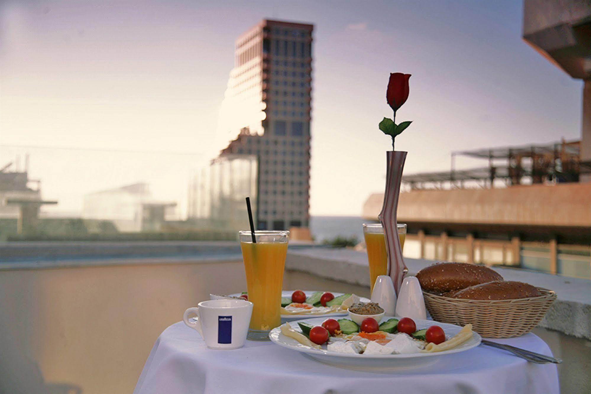 Lenis Hotel Tel Aviv Bagian luar foto